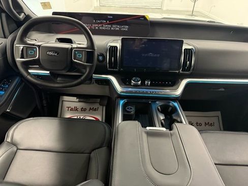 New 2026 Ford Expedition Platinum w/ Stealth Appearance Package image 18