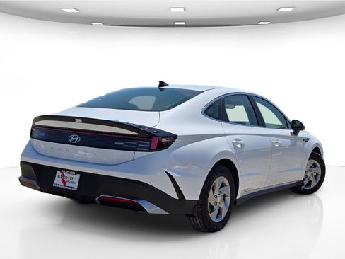 New 2025 Hyundai Sonata SE image 8