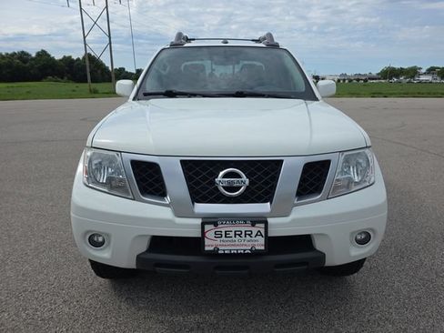Used 2021 Nissan Frontier PRO-4X w/ Pro-4x Utility Package AWD/4WD image 16
