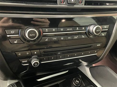 Used 2018 BMW X5 M image 10