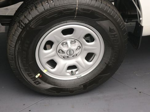 New 2026 Nissan Frontier S image 5