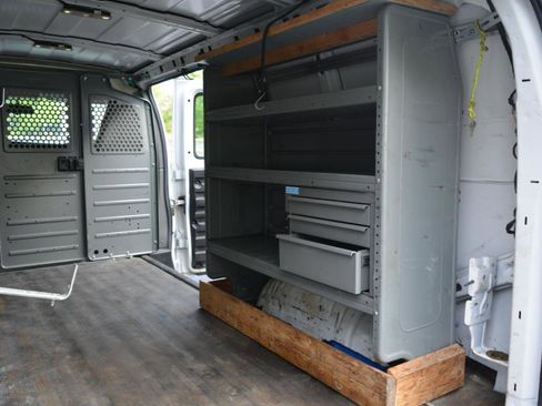 Used 2021 Chevrolet Express 2500 w/ Driver Convenience Package RWD image 17