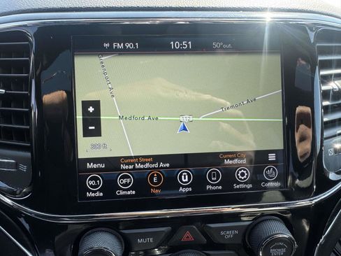 Used 2021 Jeep Grand Cherokee Limited image 25