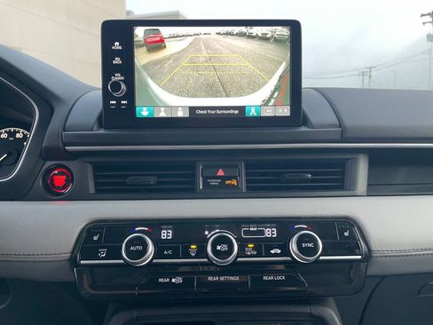 Used 2025 Honda Pilot EX-L image 13