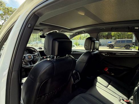 Used 2023 Porsche Macan S image 11
