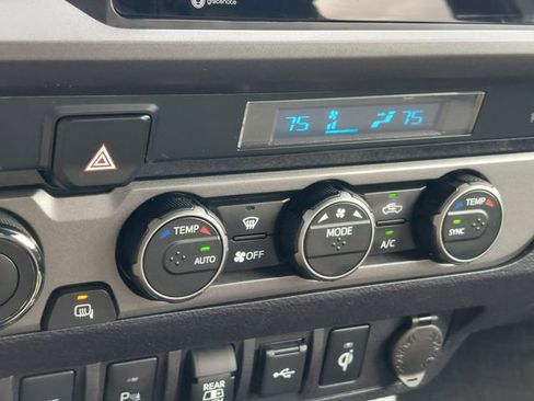 Certified 2022 Toyota Tacoma TRD Off-Road w/ Technology Package AWD/4WD image 40