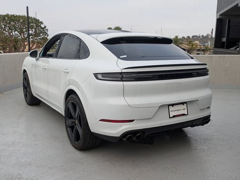 New 2026 Porsche Cayenne Coupe image 3