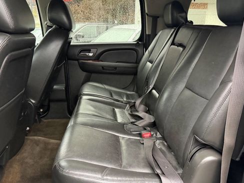 Used 2013 Chevrolet Suburban LTZ image 27