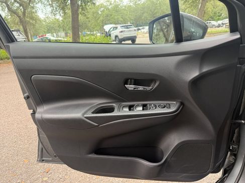 Used 2025 Nissan Versa SV FWD image 18