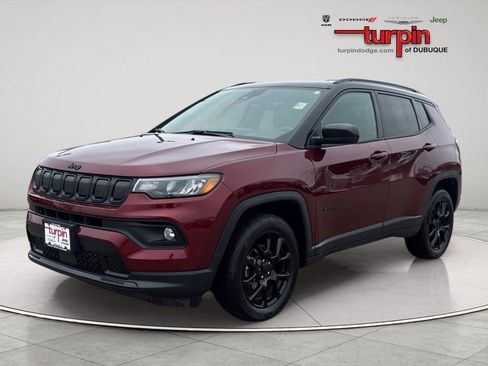 Used 2022 Jeep Compass Latitude AWD/4WD image 1