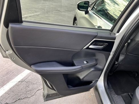 Used 2024 Mitsubishi Outlander SE image 21