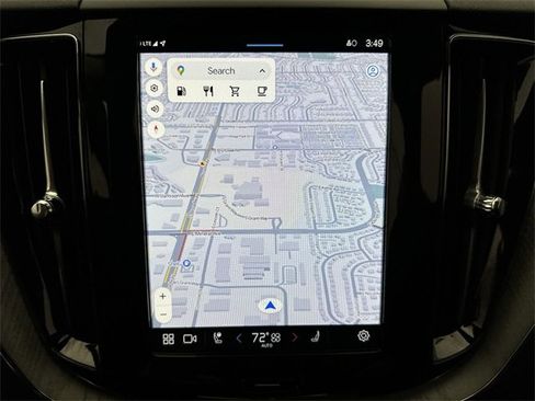 Certified 2025 Volvo XC60 B5 Plus image 18