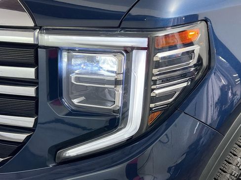 Used 2023 GMC Sierra 1500 SLT w/ SLT Premium Package image 11