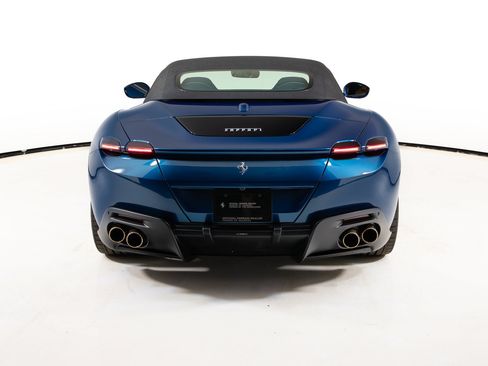 Certified 2025 Ferrari Roma Spider RWD image 31