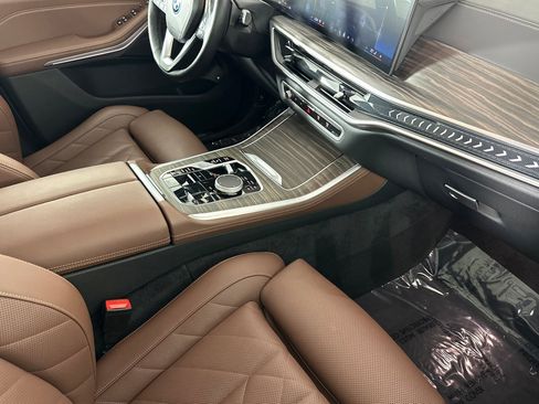 Used 2024 BMW X5 xDrive50e w/ Parking Assistance Package image 15