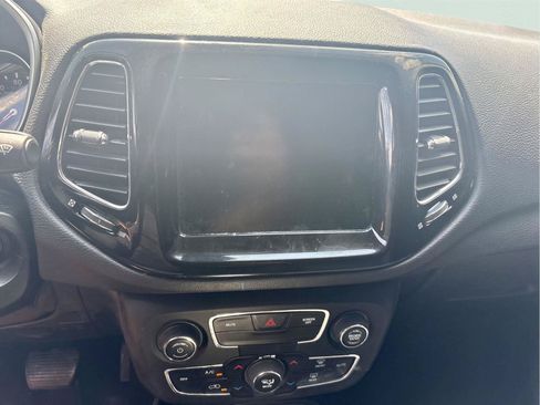 Used 2019 Jeep Compass Limited AWD/4WD image 14