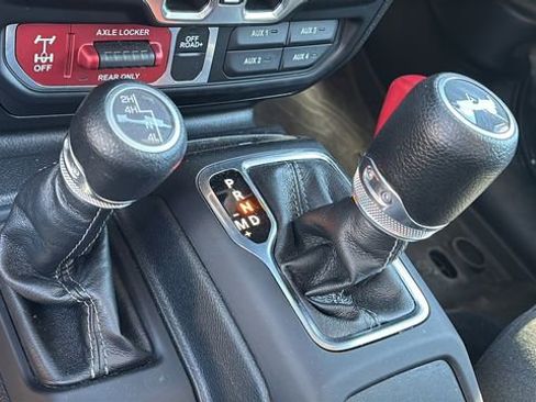 Used 2024 Jeep Wrangler Willys image 29