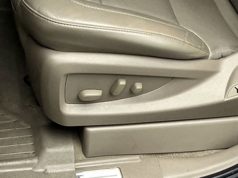 Used 2019 Chevrolet Suburban Premier image 18