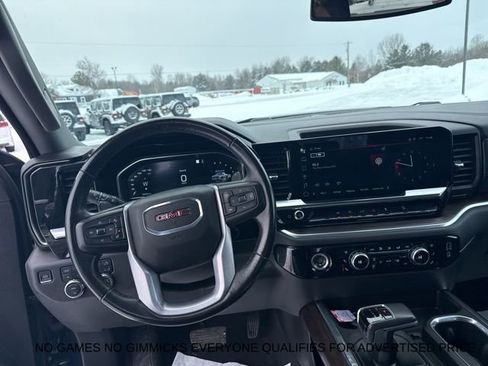 Used 2022 GMC Sierra 1500 SLT w/ SLT Convenience Package image 16