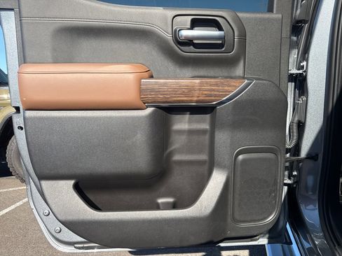 Used 2019 Chevrolet Silverado 1500 High Country w/ High Country Premium Package image 23