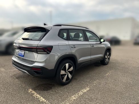 Used 2025 Volkswagen Taos S AWD/4WD image 3