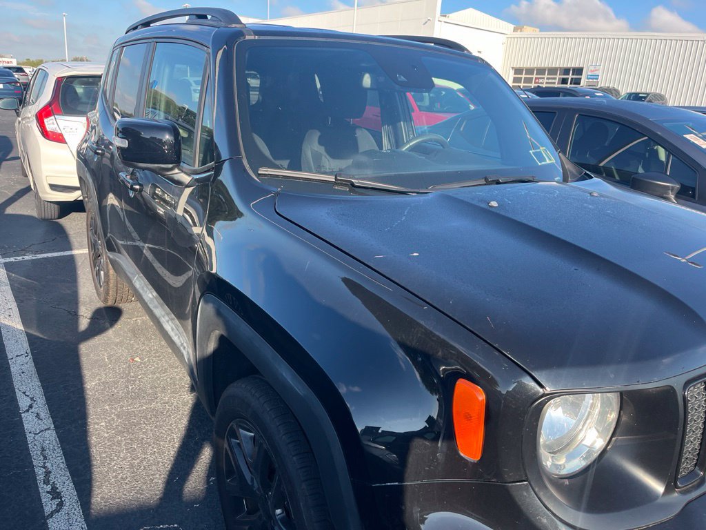 Used 2022 Jeep Renegade Altitude w/ Convenience Group AWD/4WD image 3