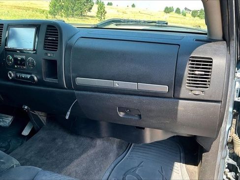 Used 2011 Chevrolet Silverado 2500 LT w/ Interior Plus Package AWD/4WD image 27