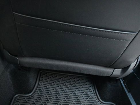 Used 2023 Volkswagen Tiguan SE R-Line image 33