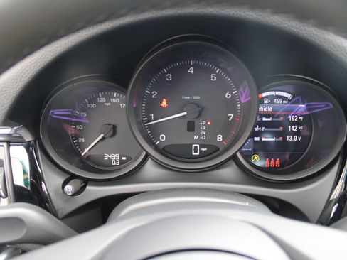 Certified 2026 Porsche Macan Turbo AWD/4WD image 20
