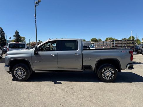 Used 2024 Chevrolet Silverado 2500 LTZ w/ LTZ Convenience Package AWD/4WD image 2