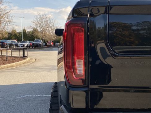 Used 2024 GMC Sierra 1500 AT4 w/ AT4 Premium Package image 41