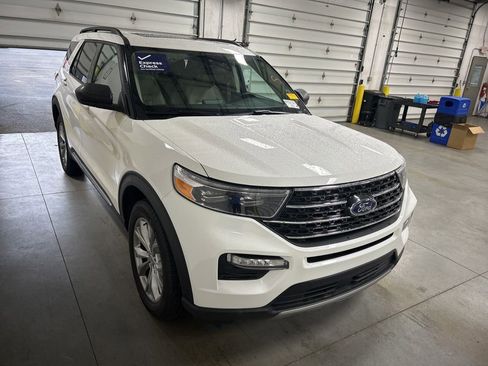 Used 2023 Ford Explorer XLT w/ Equipment Group 202A AWD/4WD image 8