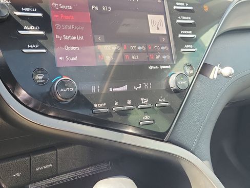 Certified 2020 Toyota Camry XSE FWD image 29