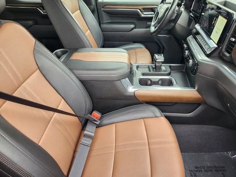 Used 2024 Chevrolet Silverado 1500 High Country w/ High Country Premium Package AWD/4WD image 19