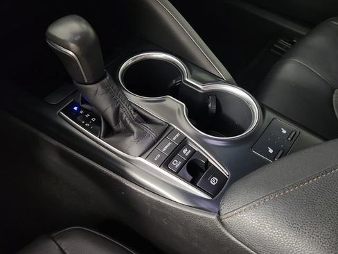 Used 2018 Toyota Camry XLE FWD image 29