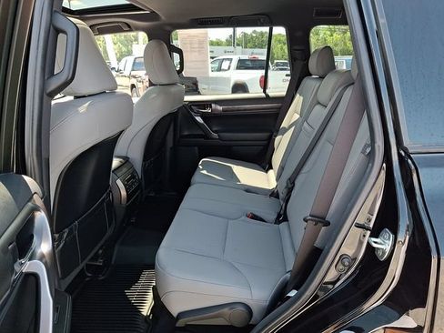 Used 2023 Lexus GX 460 w/ Black Line Special Edition AWD/4WD image 10
