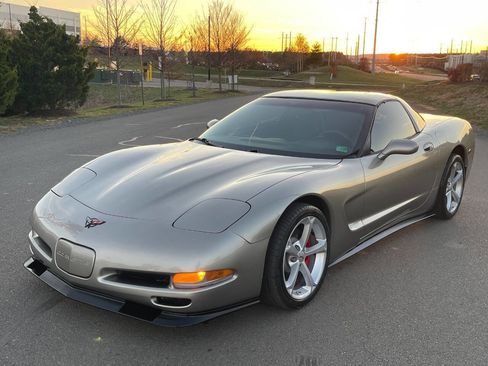 Used 2000 Chevrolet Corvette Coupe image 7