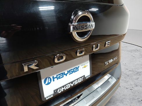 Used 2021 Nissan Rogue SV AWD/4WD image 12