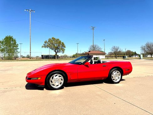 Used 1995 Chevrolet Corvette Convertible image 24