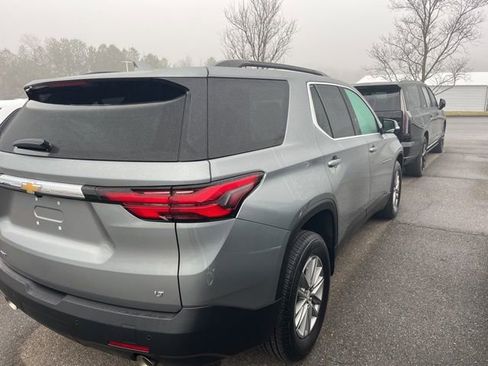 Used 2023 Chevrolet Traverse LT image 6