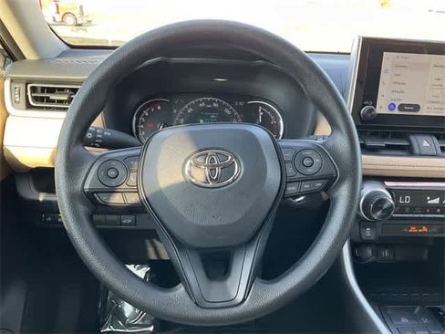 Used 2025 Toyota RAV4 XLE image 20