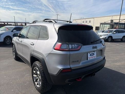 Used 2021 Jeep Cherokee Trailhawk image 3