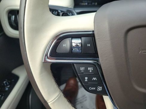 Used 2023 Lincoln Nautilus Black Label AWD/4WD image 33