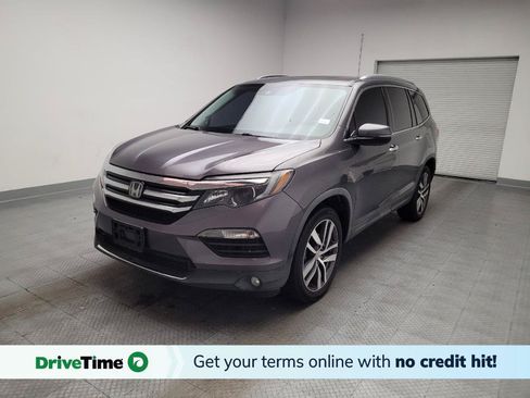 Used 2017 Honda Pilot Touring image 1