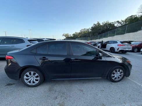 Used 2022 Toyota Corolla LE FWD image 4