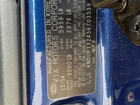 Used 2005 Kia Sedona EX image 18