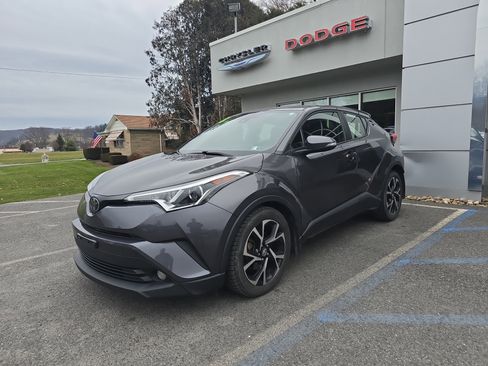 Used 2018 Toyota C-HR XLE image 8