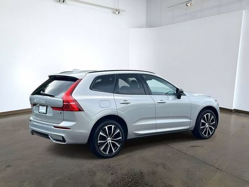 Used 2023 Volvo XC60 B5 Plus AWD/4WD image 4