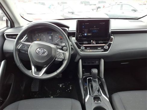 Certified 2024 Toyota Corolla Cross LE image 17
