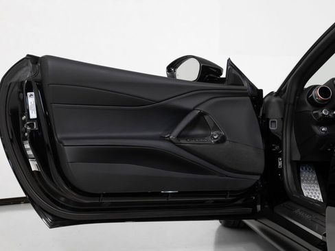 Used 2023 Ferrari 812 GTS image 33